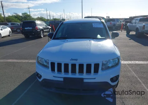 2014 Jeep Compass Sport из США, поврежденный, VIN 1C4NJCBA4ED881778